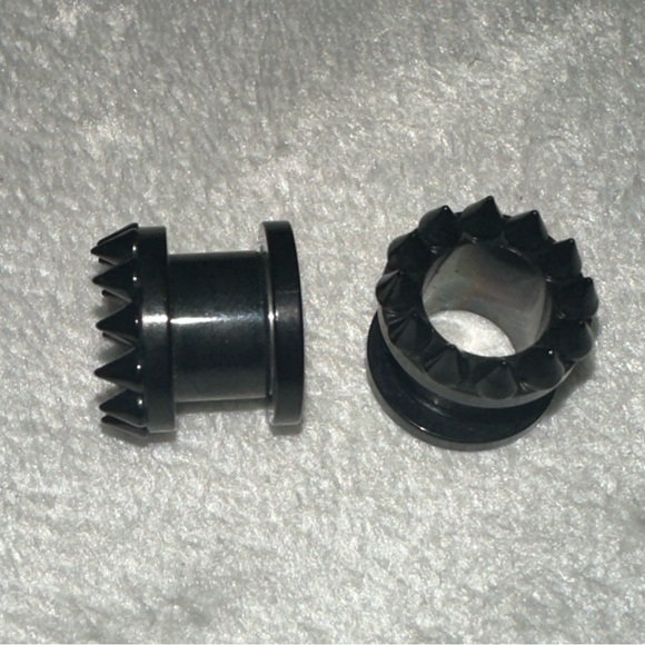 New 10 mm Ear Plugs piercings Earrings lobes never worn - Picture 2 of 6